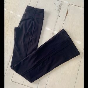 Lululemon black flare leg pant✨